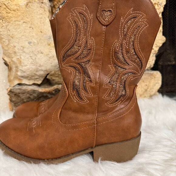Brown Kids Cowboy Boots With Glitter Stitching Size 4 - Picture 11 of 13